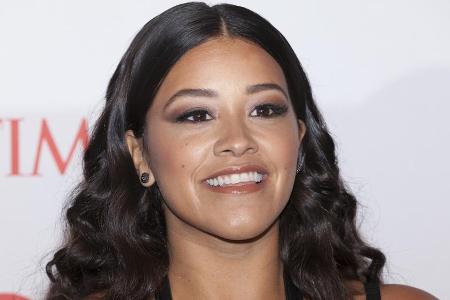Gina Rodriguez steht wegen rassistischer Äußerungen in der Kritik Gina Rodriguez steht wegen rassistischer Äußerungen in der Kritik