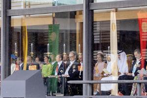 Des Kaisers neue Freunde! Naruhito feiert mit Prinz Charles und Co.