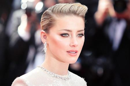 Schauspielerin Amber Heard weiß mit einer sensiblen Schneewittchen-Haut umzugehen Schauspielerin Amber Heard weiß mit einer sensiblen Schneewittchen-Haut umzugehen