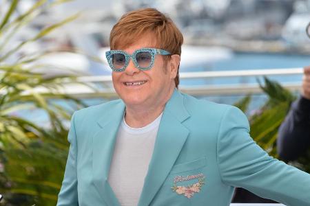 Musiker Elton John spricht in seinen Memoiren über die Strapazen mit seinen Haaren Musiker Elton John spricht in seinen Memoiren über die Strapazen mit seinen Haaren