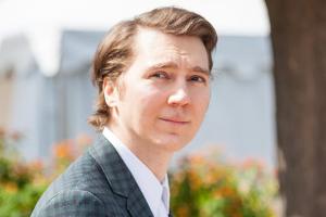 Schauspieler Paul Dano wird in "The Batman" in die Rolle des Schurken Riddler schlüpfen