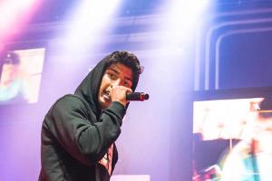 Nach Bombendrohung: Konzert von Rapper Mero abgebrochen
