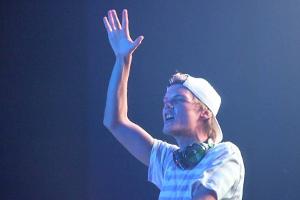 Avicii: Sein Vater spricht erstmals offen über Selbstmord