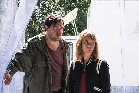 Profilerin Katrin König (Anneke Kim Sarnau) und Kommissar Alexander Bukow (Charly Hübner) im Profilerin Katrin König (Anneke Kim Sarnau) und Kommissar Alexander Bukow (Charly Hübner) im