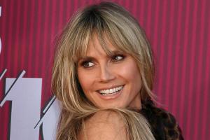 Nächster Hinweis: Heidi Klum zeigt die Zähne für ihr Halloween-Kostüm