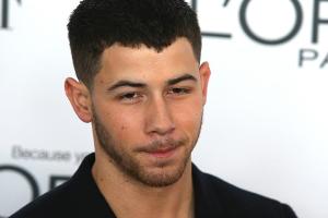 Nick Jonas während Konzert von Fan begrapscht