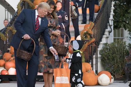 US-Präsident Donald Trump und First Lady Melania Trump feiern Halloween im Weißen Haus US-Präsident Donald Trump und First Lady Melania Trump feiern Halloween im Weißen Haus
