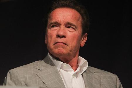 Angesichts der gewaltigen Waldbrände in Kalifornien musste Arnold Schwarzenegger sein Zuhause verlassen Angesichts der gewaltigen Waldbrände in Kalifornien musste Arnold Schwarzenegger sein Zuhause verlassen