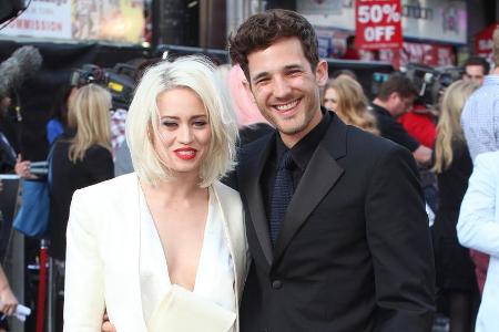 Kimberly Wyatt und Ehemann Max Rogers sind wieder Eltern geworden Kimberly Wyatt und Ehemann Max Rogers sind wieder Eltern geworden