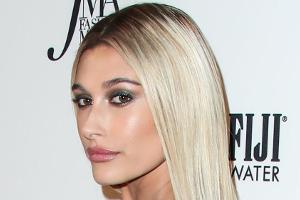 Es waren drei! Hailey Bieber zeigt ihre Hochzeitskleider