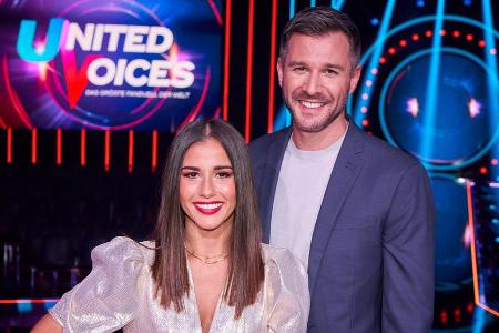 Sarah Lombardi und Jochen Schropp werden gemeinsam durch die TV-Show Sarah Lombardi und Jochen Schropp werden gemeinsam durch die TV-Show
