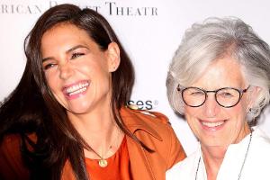 Katie Holmes: Strahlender Auftritt mit ihrer Mutter