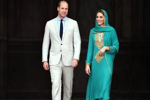 Herzogin Kate: Barfuß in die Moschee - wie einst Diana