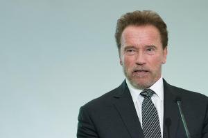 Arnold Schwarzenegger radelt mit "seiner Heldin" Greta Thunberg