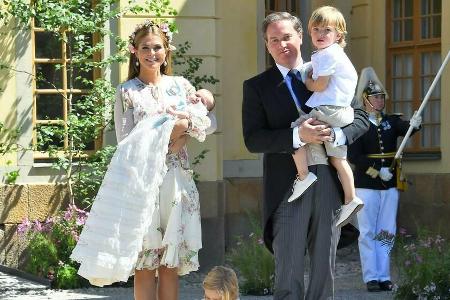 Prinzessin Madeleine von Schweden und Ehemann Christopher O'Neill mit den drei gemeinsamen Kindern, Leonore, Nicolas und Täu... Prinzessin Madeleine von Schweden und Ehemann Christopher O'Neill mit den drei gemeinsamen Kindern, Leonore, Nicolas und Täu...