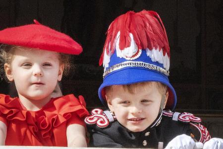 Prinzessin Gabriella und ihr Bruder, Prinz Jacques, verzückten die Monegassen am Nationalfeiertag Prinzessin Gabriella und ihr Bruder, Prinz Jacques, verzückten die Monegassen am Nationalfeiertag