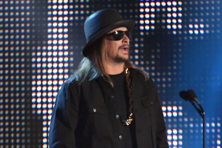 Kid Rock hat eigener Aussage nach kein Problem damit, als Rassist angesehen zu werden Kid Rock hat eigener Aussage nach kein Problem damit, als Rassist angesehen zu werden