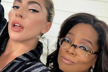 Lady Gaga (li.) und Oprah Winfrey verstehen sich offenbar blendend Lady Gaga (li.) und Oprah Winfrey verstehen sich offenbar blendend