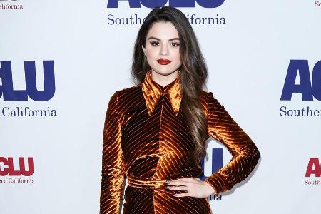 Selena Gomez strahlt auf dem roten Teppich Selena Gomez strahlt auf dem roten Teppich