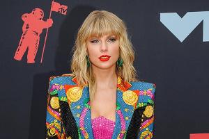 Darf Taylor Swift ihre alten Songs nicht auf der Bühne performen?
