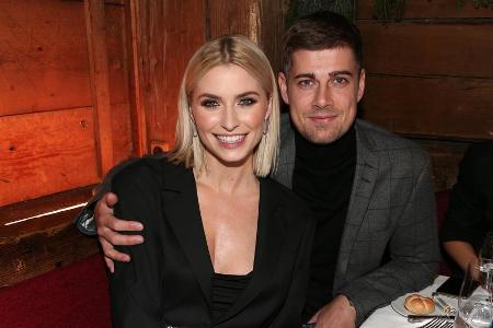 Lena Gercke und ihr Freund Dustin Schöne auf der Xmas-Party im Hotel Stanglwirt. Lena Gercke und ihr Freund Dustin Schöne auf der Xmas-Party im Hotel Stanglwirt.