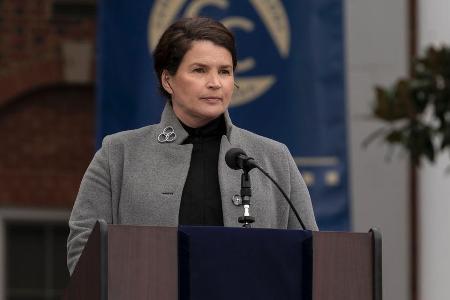 Julia Ormond als Elizabeth in Julia Ormond als Elizabeth in