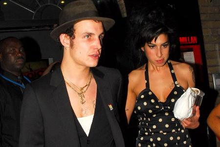 Blake Fielder-Civil mit seiner damaligen Freundin Amy Winehouse Blake Fielder-Civil mit seiner damaligen Freundin Amy Winehouse
