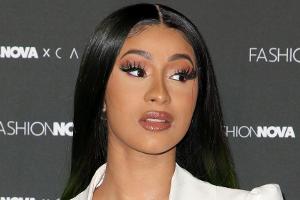 Cardi B interviewt Bernie Sanders im Nagelstudio