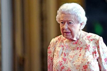 Queen Elizabeth II. verbringt ihren Sommerurlaub im August traditionell auf Schloss Balmoral in den schottischen Highlands Queen Elizabeth II. verbringt ihren Sommerurlaub im August traditionell auf Schloss Balmoral in den schottischen Highlands