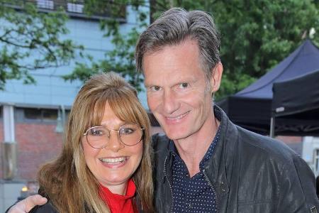 Sind vor den Traualtar getreten: Maren Gilzer und Harry Kuhlmann Sind vor den Traualtar getreten: Maren Gilzer und Harry Kuhlmann