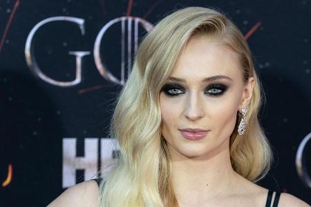 Kann sich nur noch bruchstückhaft an ihre erste Hochzeitsparty erinnern: Sophie Turner Kann sich nur noch bruchstückhaft an ihre erste Hochzeitsparty erinnern: Sophie Turner
