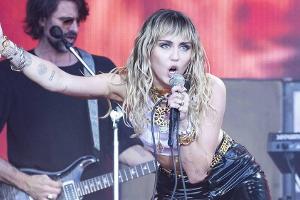 Miley Cyrus: Ihre schlüpfrige Show bringt die Menge zum Kochen