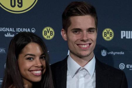 Fußballspieler Julian Weigl und Sarah Richmond haben sich verlobt Fußballspieler Julian Weigl und Sarah Richmond haben sich verlobt