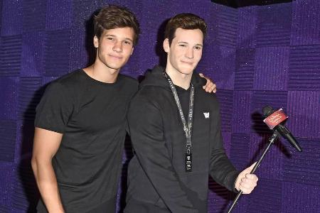 Wincent Weiss (l.) bei der Enthüllung seiner Wachsfigur im Madame Tussauds Wincent Weiss (l.) bei der Enthüllung seiner Wachsfigur im Madame Tussauds
