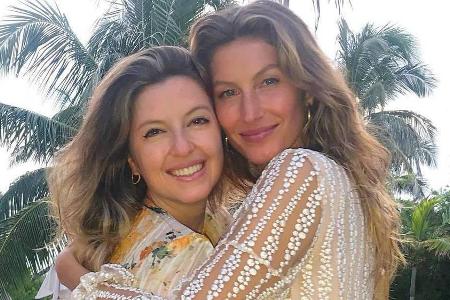 Gisele Bündchen (r.) und ihre Zwillingsschwester Patricia stehen sich sehr nahe Gisele Bündchen (r.) und ihre Zwillingsschwester Patricia stehen sich sehr nahe