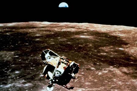 Nie zuvor hatte ein Mensch diesen Anblick erleben dürfen: Astronaut Michael Collins schoss diese Aufnahme des Mondlanders ku... Nie zuvor hatte ein Mensch diesen Anblick erleben dürfen: Astronaut Michael Collins schoss diese Aufnahme des Mondlanders ku...