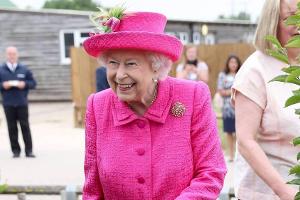 Queen Elizabeth II.: In den Fußstapfen von Queen Mary