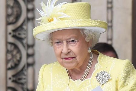 Queen Elizabeth II. bei einem Besuch in der St. Paul's Kathedrale in London Queen Elizabeth II. bei einem Besuch in der St. Paul's Kathedrale in London