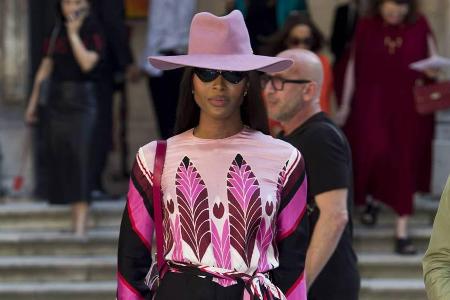 Naomi Campbell bei der Valentino-Show in Paris Naomi Campbell bei der Valentino-Show in Paris