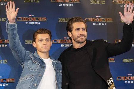 Tom Holland (li.) und Jake Gyllenhaal haben ein Herz für Kinder Tom Holland (li.) und Jake Gyllenhaal haben ein Herz für Kinder