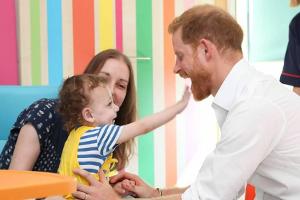 Prinz Harry wandelt auf den Spuren seiner Mutter Diana
