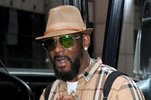 Antrag abgelehnt! Musiker R. Kelly muss weiter in Haft bleiben