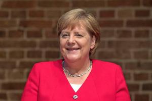 Herzlichen Glückwunsch zum 14. Kanzlerinnen-Geburtstag, Frau Merkel!