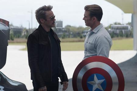 Tony Stark alias Iron Man (Robert Downey Jr., l.) und Steve Rogers alias Captain America (Chris Evans) in Tony Stark alias Iron Man (Robert Downey Jr., l.) und Steve Rogers alias Captain America (Chris Evans) in