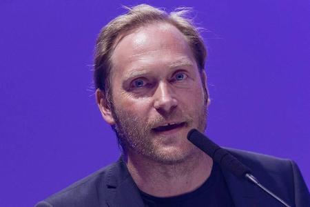 Thees Uhlmann hat eine ungewöhnliche Einstellung zum Thema Geld Thees Uhlmann hat eine ungewöhnliche Einstellung zum Thema Geld