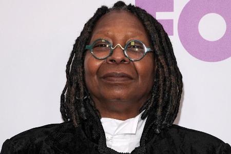Schauspielerin Whoopi Goldberg kennt man eigentlich dunkelhaarig Schauspielerin Whoopi Goldberg kennt man eigentlich dunkelhaarig