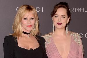 Meint sie Chris Martin? Melanie Griffith lobt Dakotas Freund