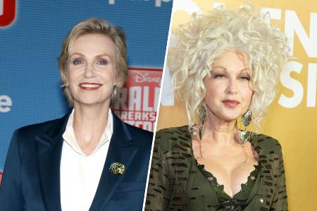 Jane Lynch (l.) und Cyndi Lauper werden gemeinsam vor der Kamera stehen Jane Lynch (l.) und Cyndi Lauper werden gemeinsam vor der Kamera stehen