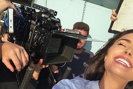 So sieht Freude aus: Olivia Culpo dreht wieder So sieht Freude aus: Olivia Culpo dreht wieder