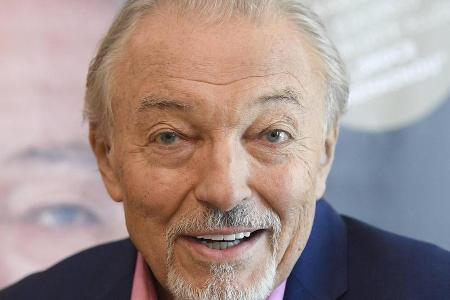 Karel Gott kämpft gegen seine Krankheit Karel Gott kämpft gegen seine Krankheit